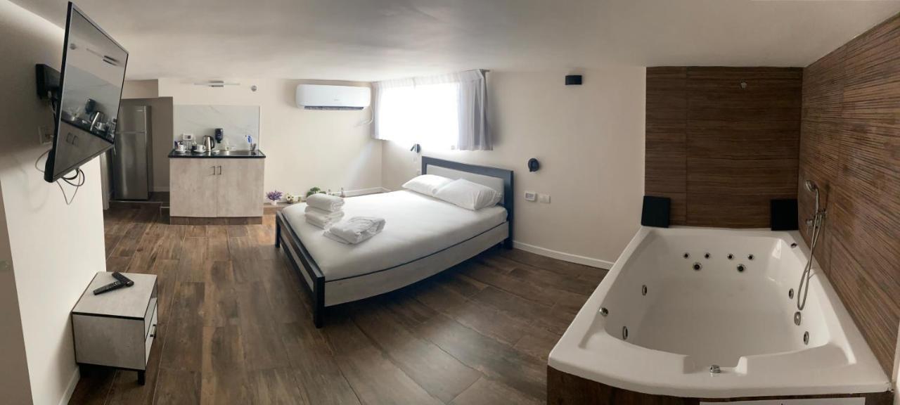 בת ים Hermitage Hotel מראה חיצוני תמונה
